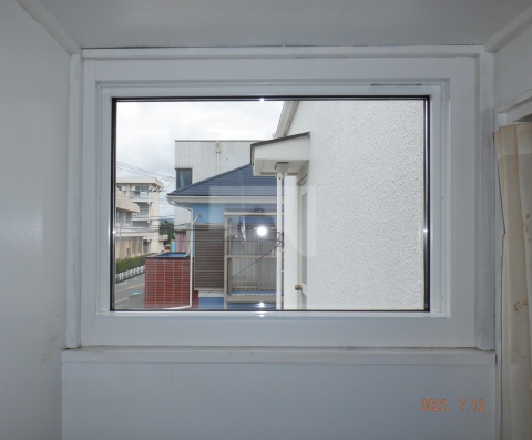 駿東郡清水町の住宅です　嵌め殺し付き窓を3ヵ所　取り替えました