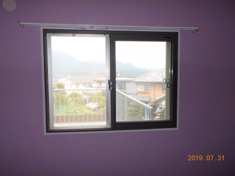 伊豆の国市の住宅です　いまある窓に内窓を取付けて二重窓の快適さを手に入れました