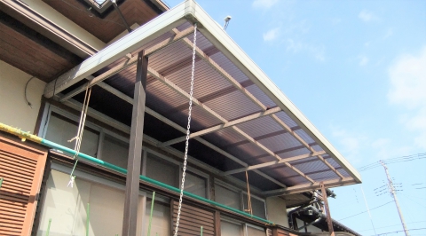 駿東郡清水町の住宅の1階テラスの波板を施工しました