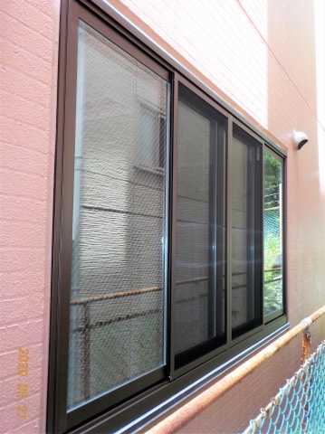 窓は簡単に1ヵ所からアルミ樹脂断熱サッシに取替可能です　御注文のお客様が増えています