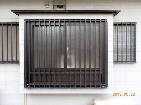伊豆の国市の住宅の浴室窓です。ユニット組立前日に窓を取り替えました。